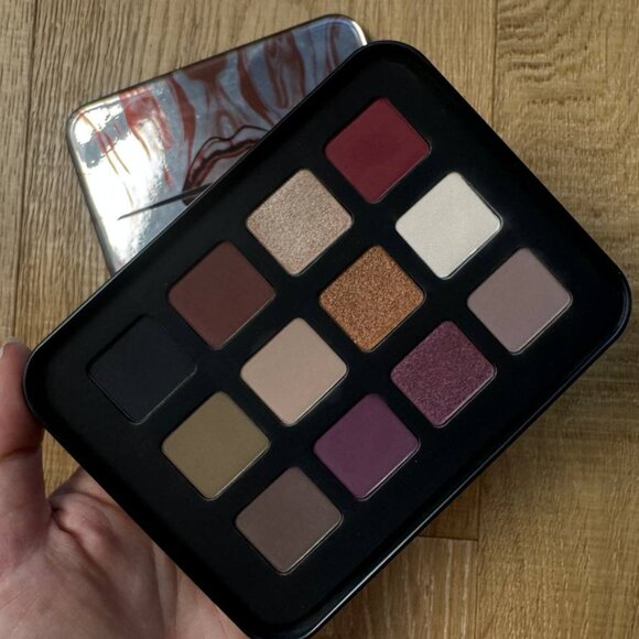 Makeup Forever Lustrous Shadow Limited Edition Palette - Picture 4 of 6